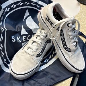 Vans Skate Old School Doodle Boys Sneakers.